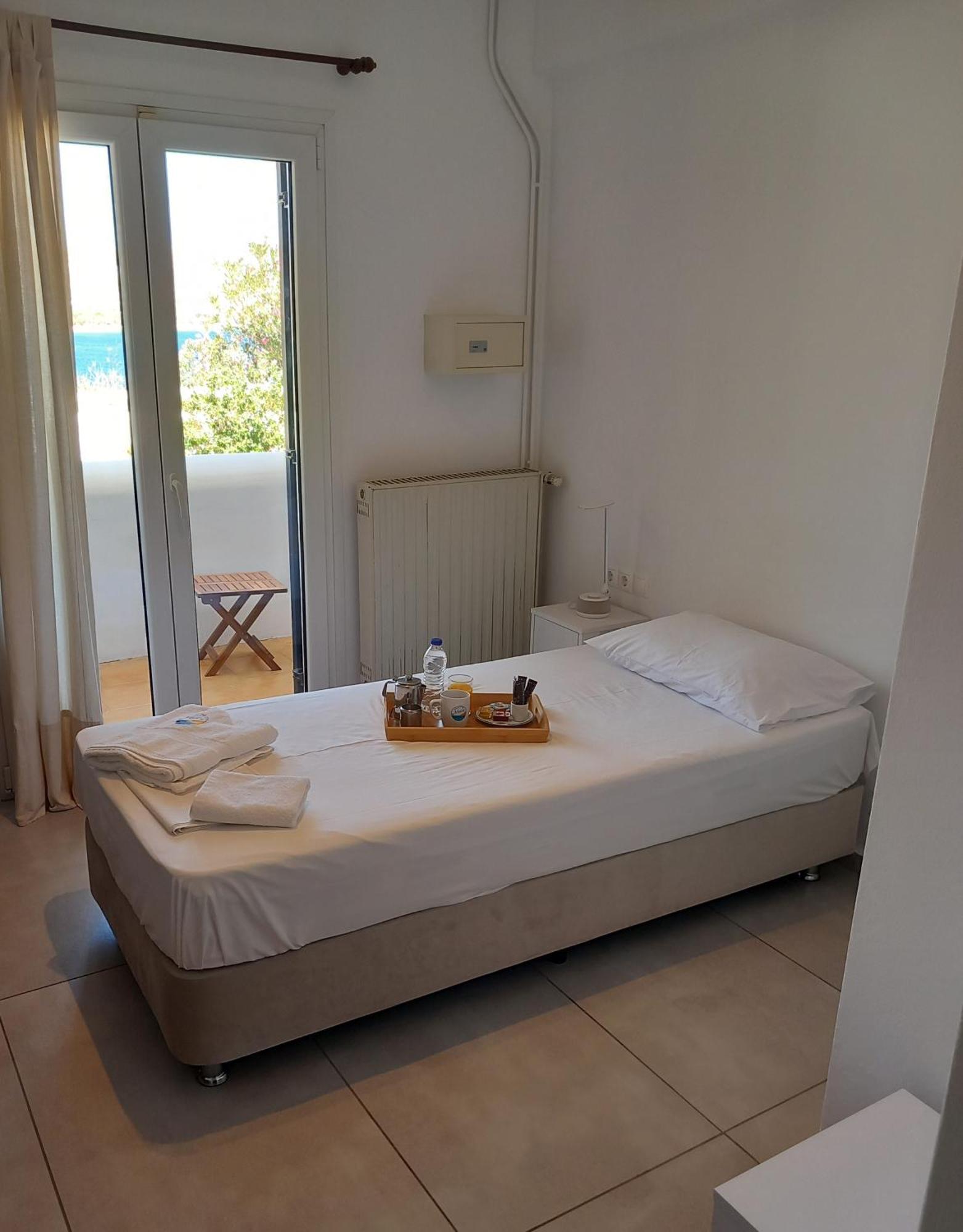 Naias Hotel Livadi  Ngoại thất bức ảnh